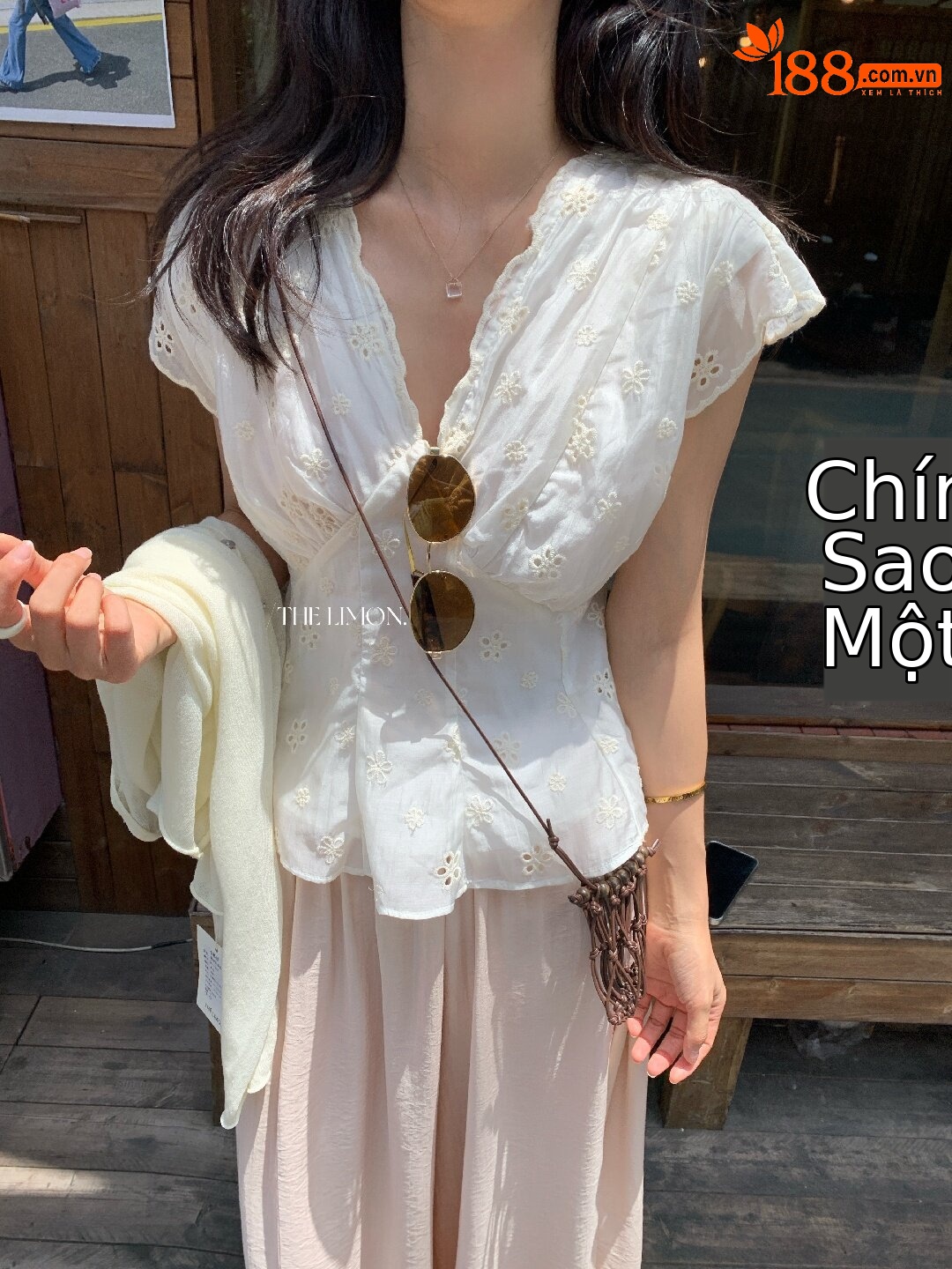 Áo sơ mi nữ cổ V tay ngắn thêu ren phong cách cung đình Pháp — màu mơ chi tiết 6
