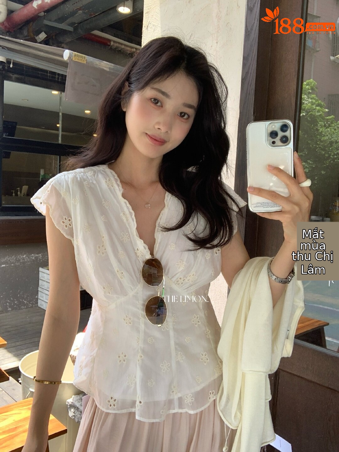Áo sơ mi nữ cổ V tay ngắn thêu ren phong cách cung đình Pháp — màu mơ chi tiết 18