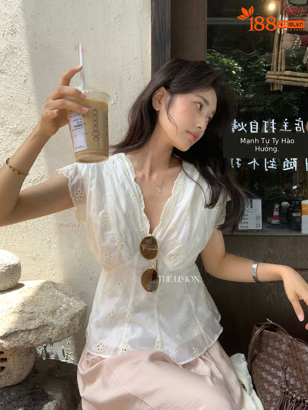 Áo sơ mi nữ cổ V tay ngắn thêu ren phong cách cung đình Pháp — màu mơ chi tiết 22