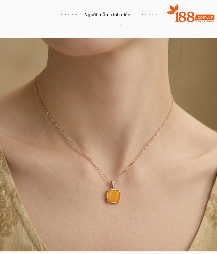 Mặt dây chuyền bạc S925 mạ vàng mật ong hình vuông nhỏ phong cách tối giản — Mặt dây chuyền (không bao gồm dây chuyền) chi tiết 4