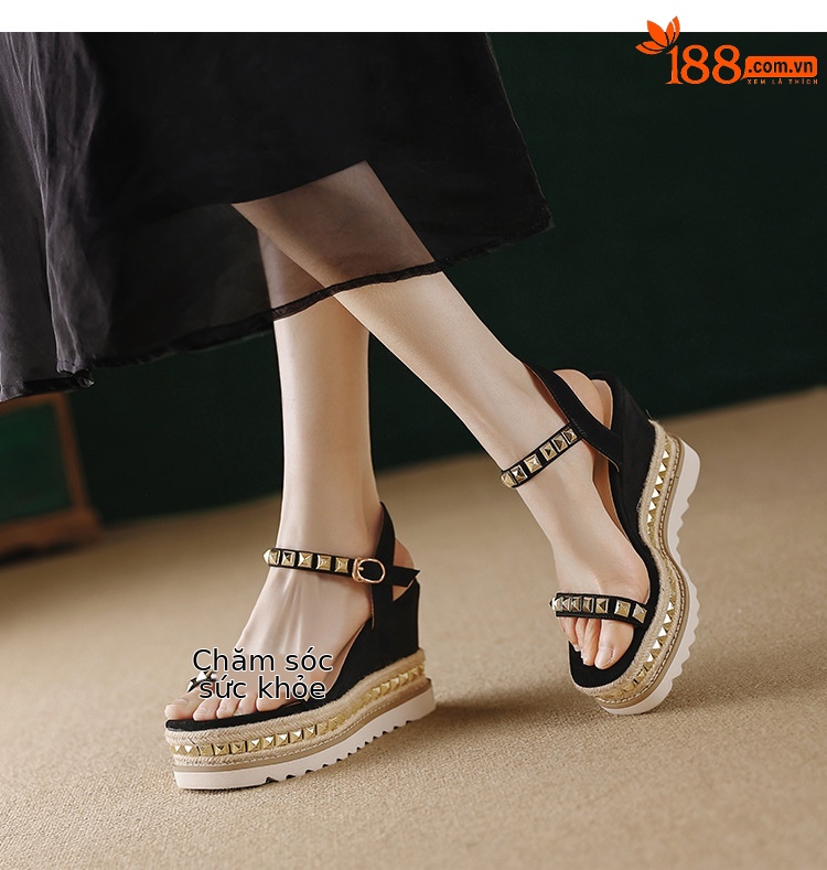 Sandal cao gót nữ đế xuồng đan rơm, mũi vuông hở ngón, quai ngang đinh tán — màu đen, màu kaki chi tiết 7