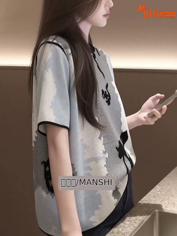 Áo thun nữ cổ tròn tay lỡ phong cách casual rộng rãi — Màu ảnh