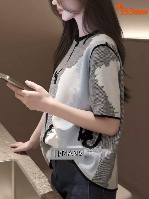 Áo thun nữ cổ tròn tay lỡ phong cách casual rộng rãi — Màu ảnh
