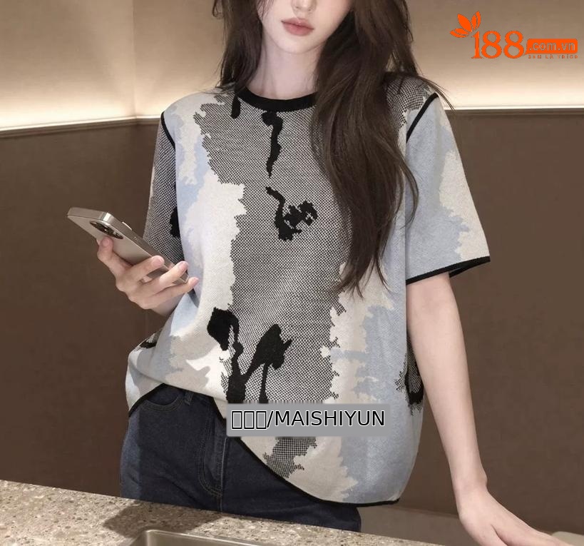 Áo thun nữ cổ tròn tay lỡ phong cách casual rộng rãi — Màu ảnh chi tiết 3