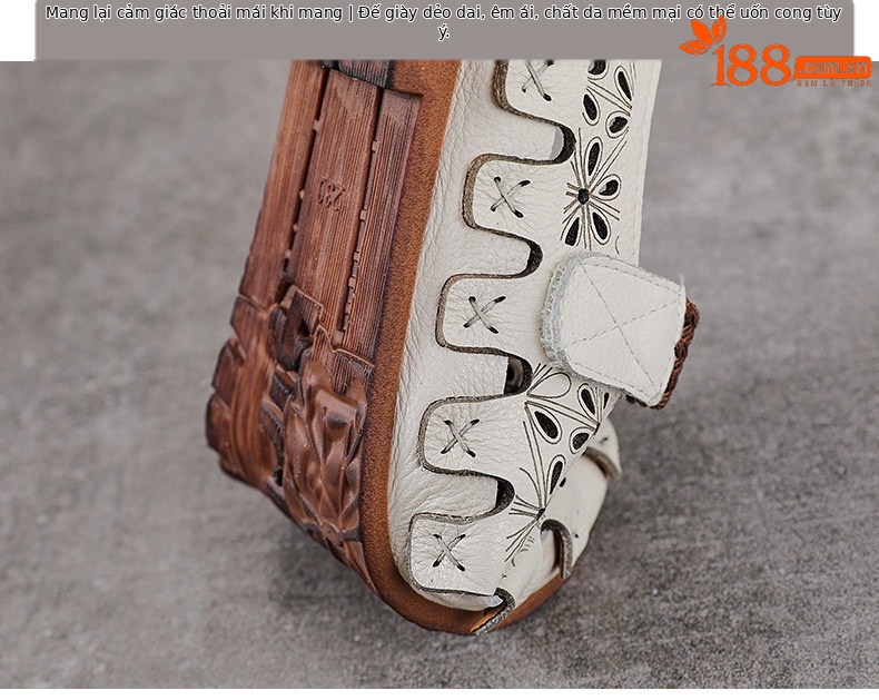 Sandal nữ da bò thật đế bệt phong cách retro họa tiết rỗ — màu trắng chi tiết 8