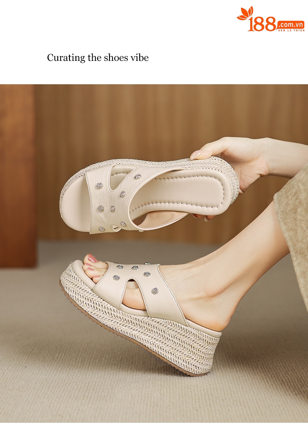 Dép sandal nữ đế dày da cừu họa tiết hoa — Trà sữa màu chi tiết 6