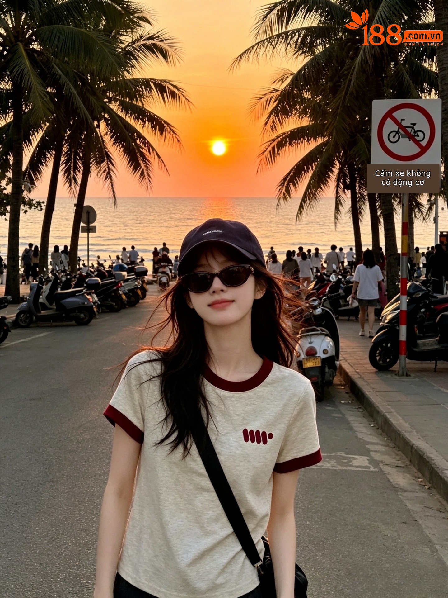 Áo thun nữ cổ tròn tay ngắn phối màu vai xuôi, in họa tiết trẻ trung — Màu ảnh chi tiết 3