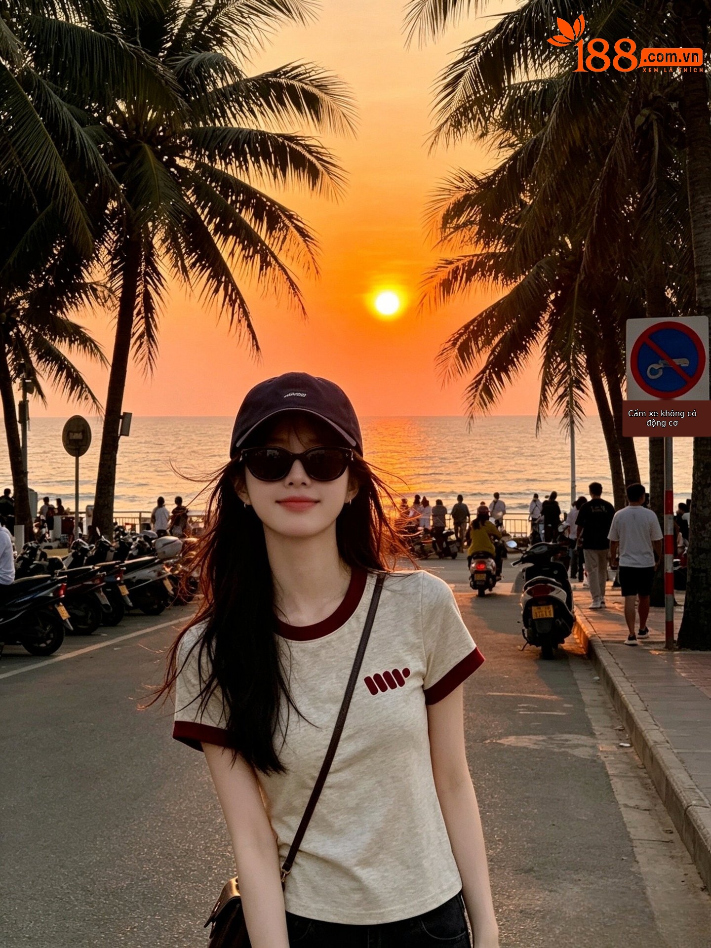 Áo thun nữ cổ tròn tay ngắn phối màu vai xuôi, in họa tiết trẻ trung — Màu ảnh chi tiết 4
