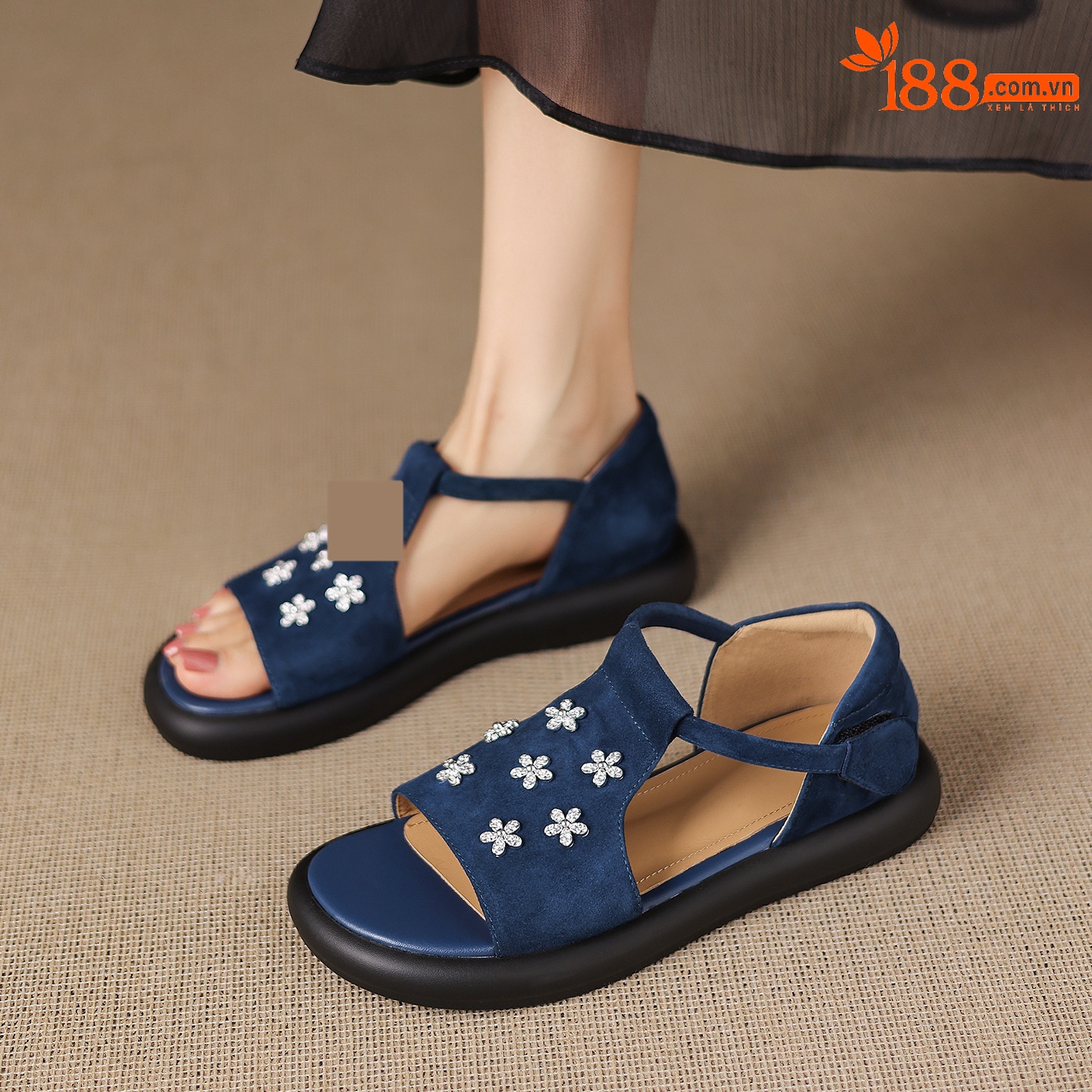Sandal nữ hở mũi đế dày da cừu đính hoa đá — Màu xanh da trời