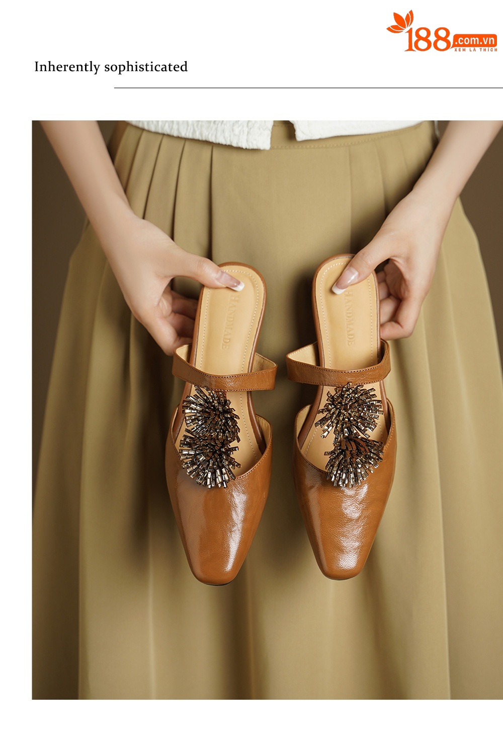 Dép sandal nữ xỏ ngón đế bệt mũi nhọn đính đá pháo hoa họa tiết hoa — Màu caramel cừu lật chi tiết 3