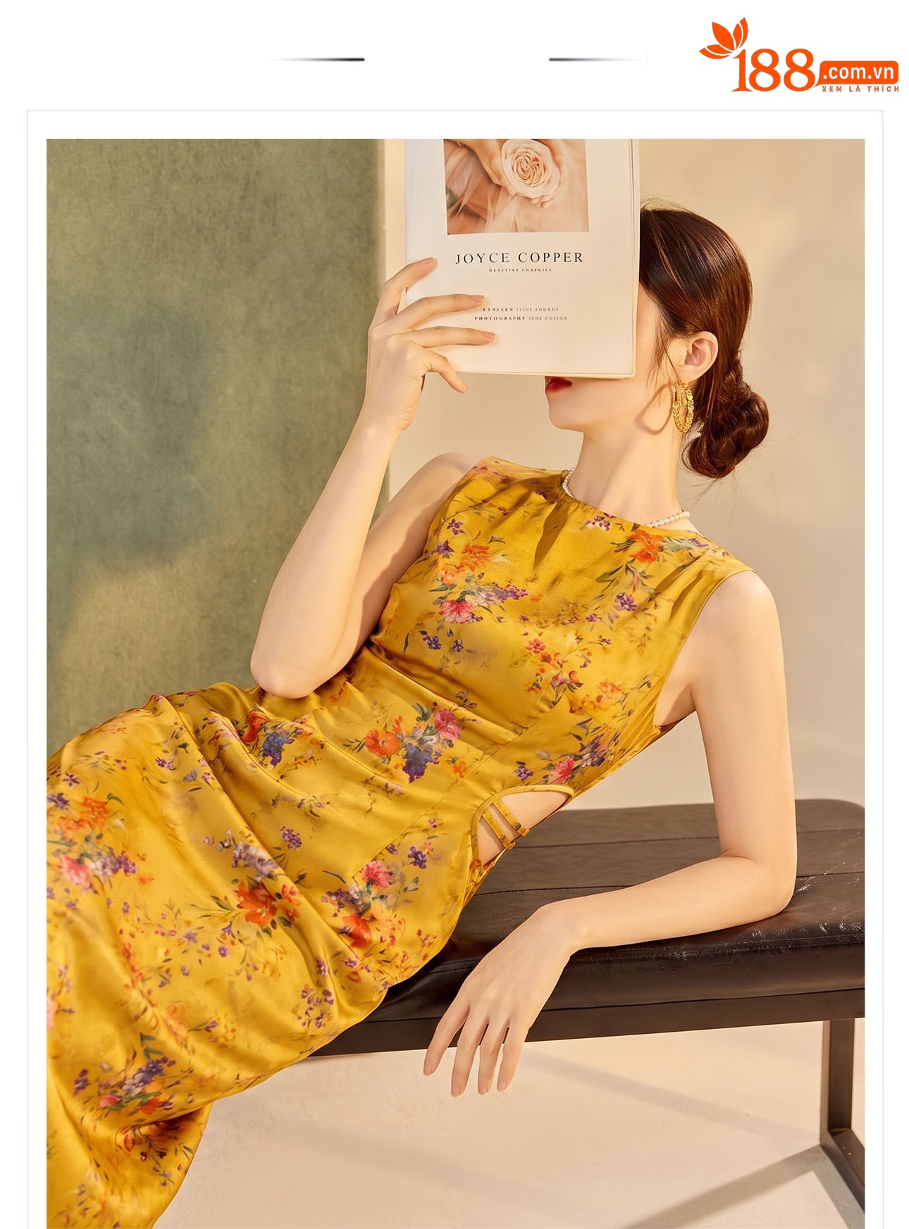 Sườn xám satin in hoa thắt lưng mạ vàng chạm rỗng — màu vàng chi tiết 1