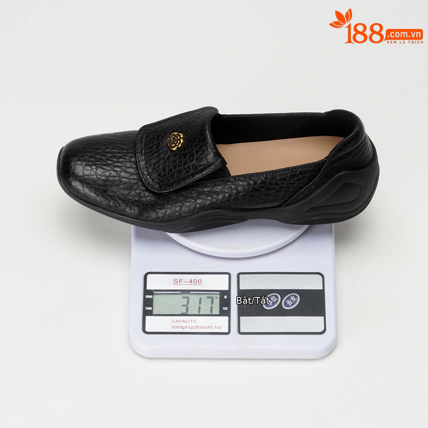 Giày loafer nữ da dê mũi tròn, gót thấp 3 cm, hoa nổi, phong cách cổ điển — màu nâu chi tiết 1