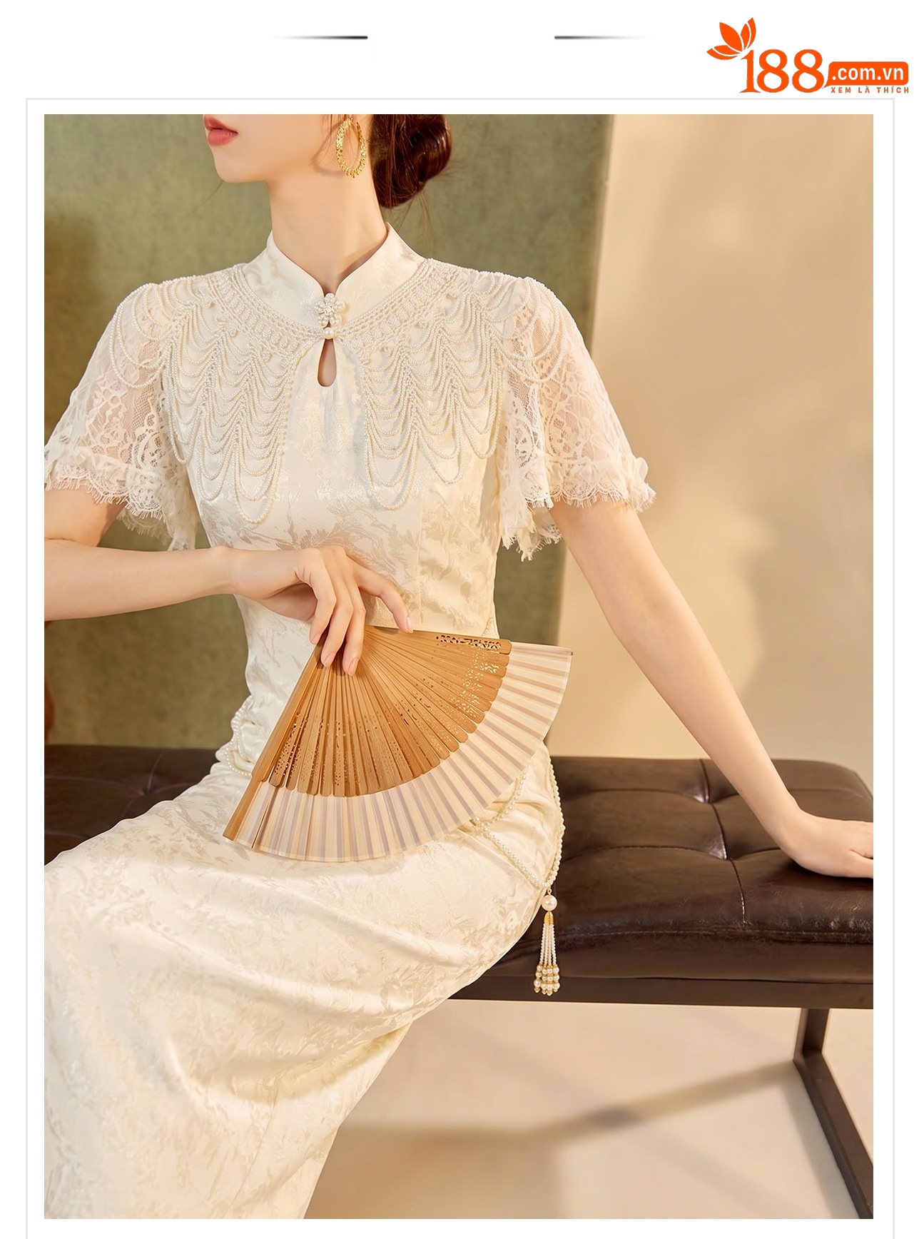 Đầm lễ phục dáng ôm kèm áo choàng ngọc trai tháo rời và thắt lưng — Mây vai, bộ đồ, Trang phục chi tiết 1