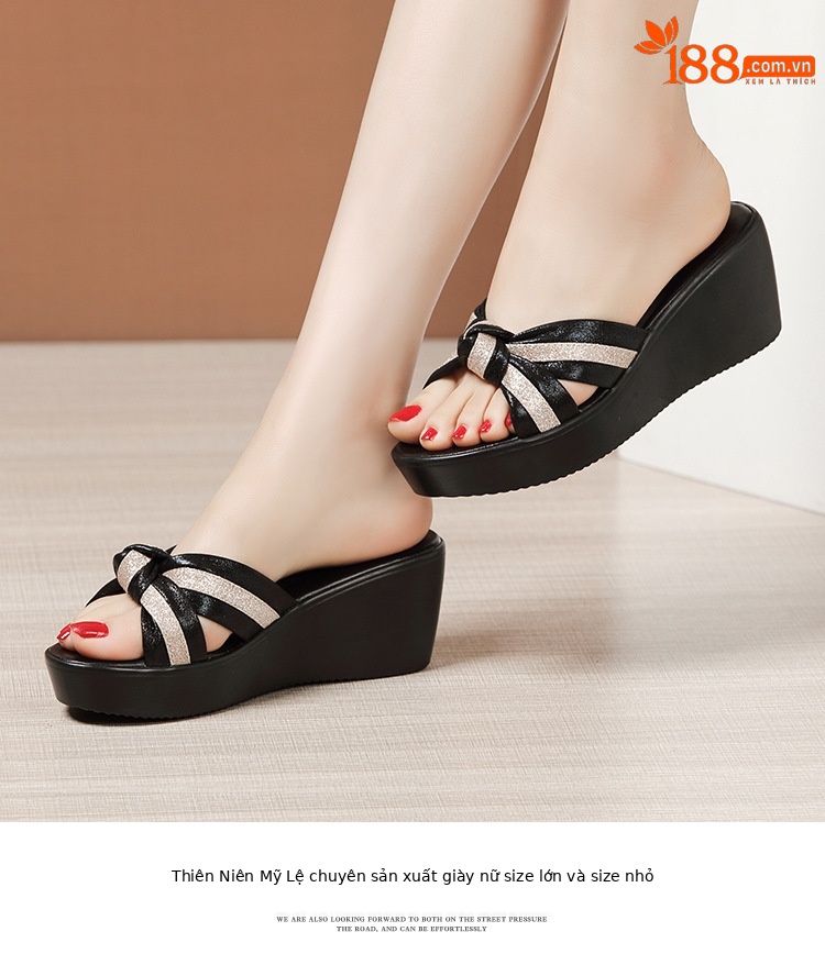 Dép sandal nữ xỏ ngón đế xuồng dày mũi hở gót thấp 2025 — Đen Đỏ, Đen vàng kim chi tiết 13
