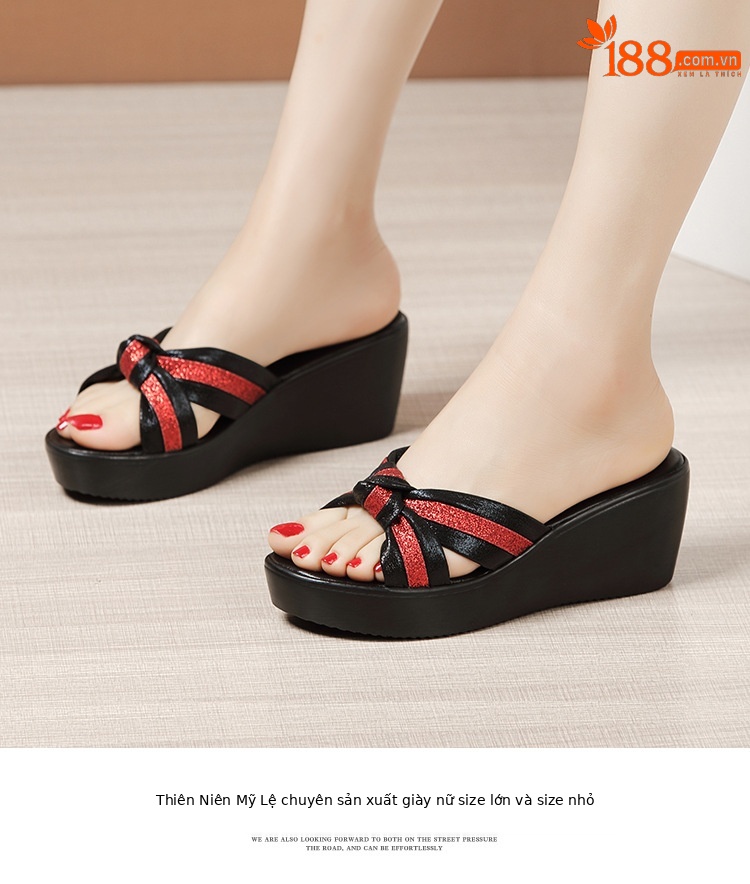 Dép sandal nữ xỏ ngón đế xuồng dày mũi hở gót thấp 2025 — Đen Đỏ, Đen vàng kim chi tiết 15