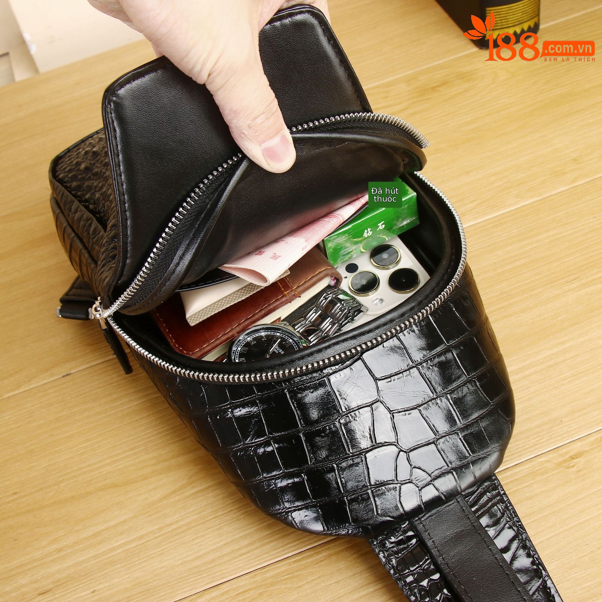 Túi đeo ngực nam họa tiết cá sấu cao cấp
