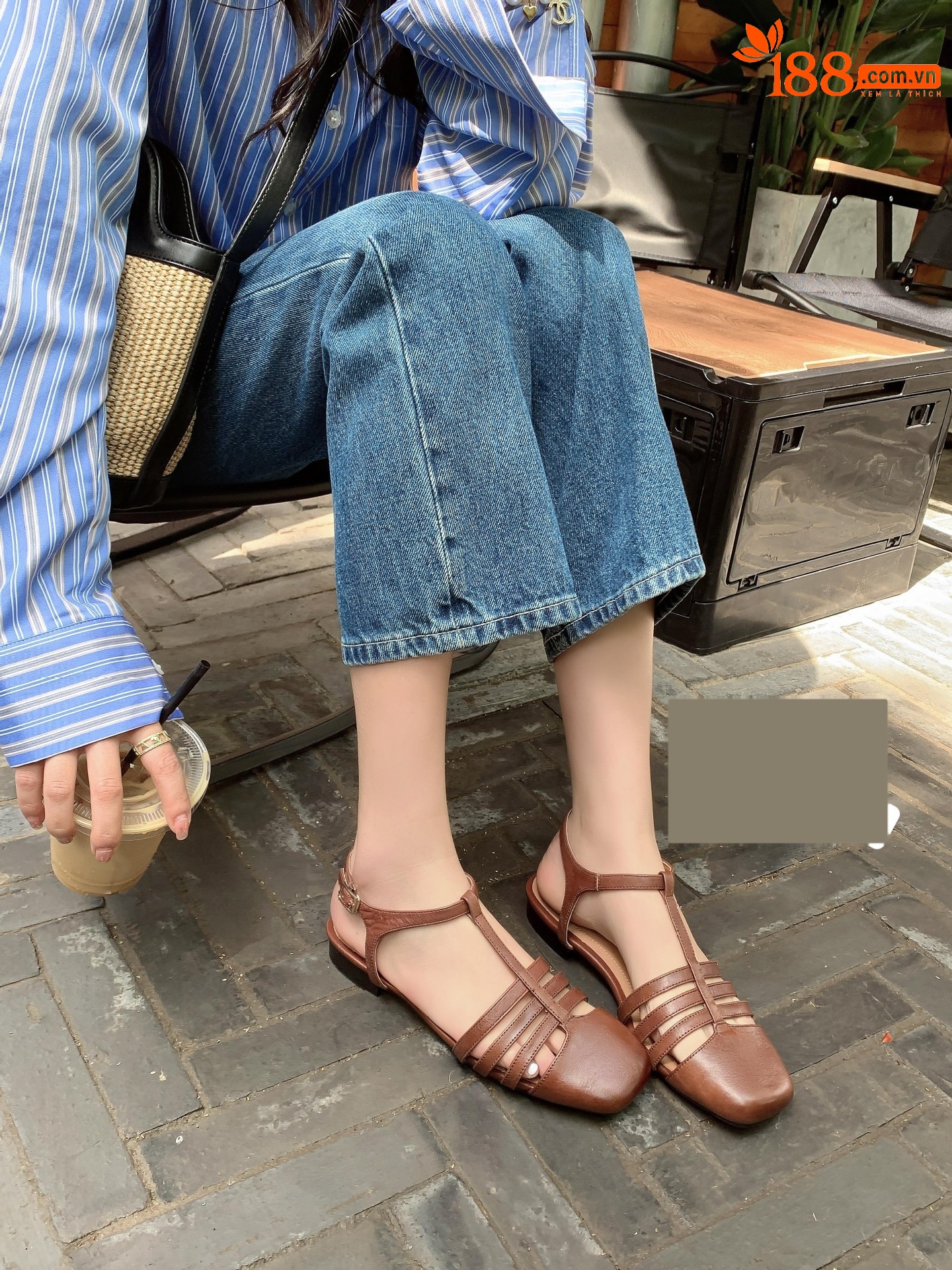 Sandal nữ đế bằng da bò lớp đầu quai chữ T dệt cổ điển — Màu nâu chi tiết 2