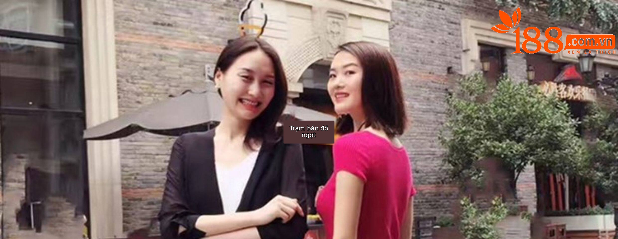 Áo thun nữ cổ chữ V tay ngắn dệt kim lụa mỏng ôm dáng — Màu đen chi tiết 1