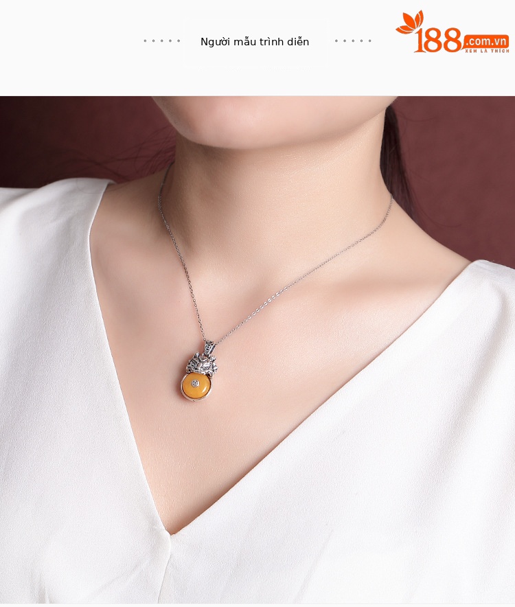 Mặt dây chuyền bạc S999 hình hươu bạc khảm hổ phách máu phong cách cổ điển — Mô hình hổ phách máu (không có dây chuyền) chi tiết 6