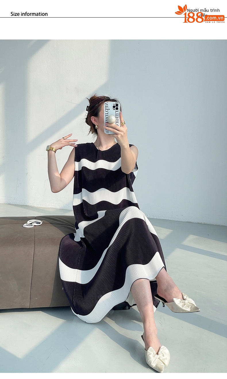 Đầm maxi nữ xếp ly dáng ôm, không tay, họa tiết sọc — Màu đen chi tiết 6