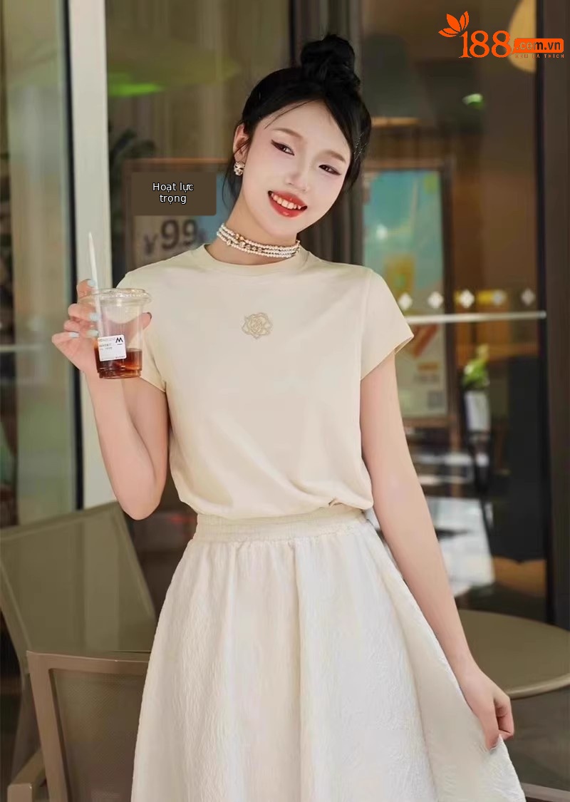 Áo thun nữ cổ tròn cotton thêu hoa hồng tay ngắn — Màu đen ngọt ngào chi tiết 14