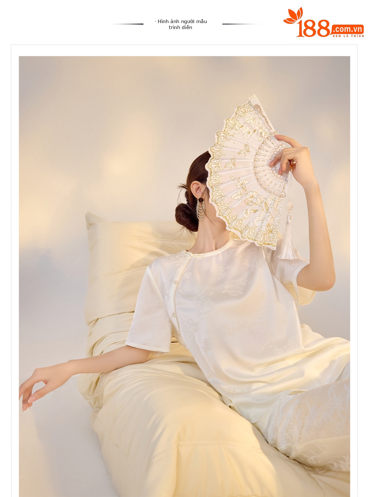 Áo thun nữ tay ngắn lụa tơ tằm jacquard trơn thiết kế đơn giản ZX M400 — Màu trắng chi tiết 1