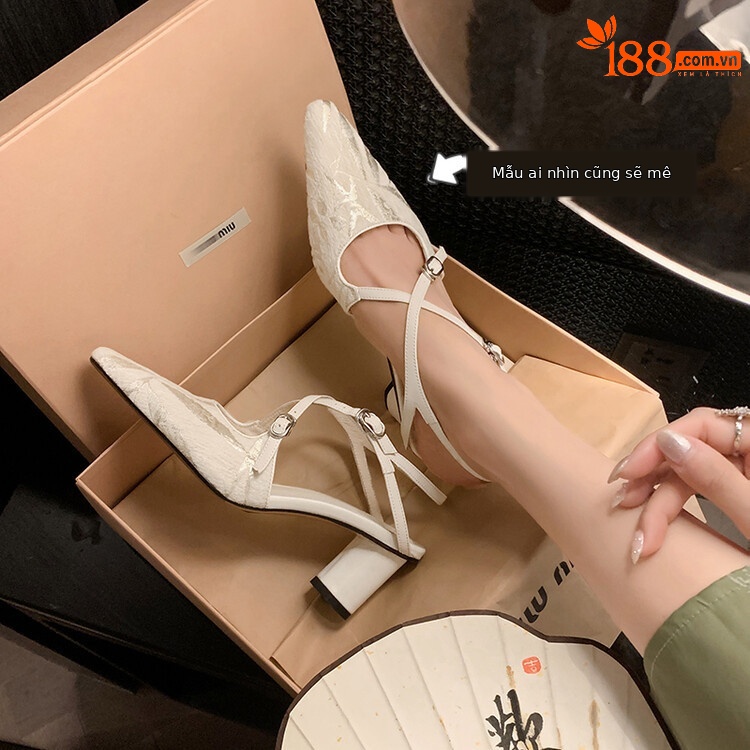 Sandal cao gót mũi nhọn phong cách Trung Hoa mới, chất sa tanh, quai chéo rỗng, gót thô 9 cm — Màu trắng be, Màu Kaki chi tiết 9