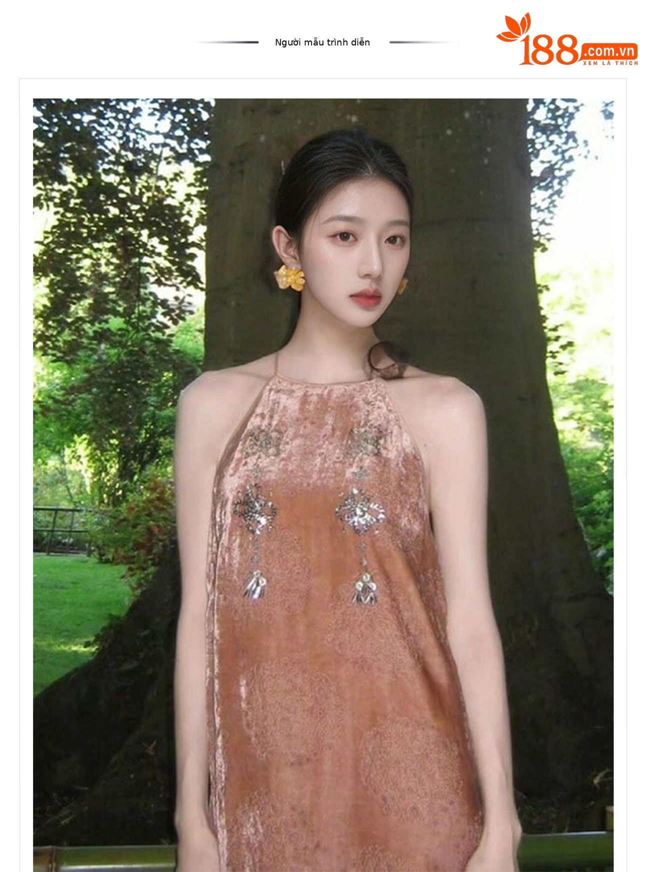 Đầm bodycon dài tay lệch vai cổ yếm chất rayon mềm mại — Màu đỏ cam chi tiết 1