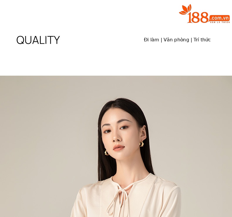Áo sơ mi cổ V phối nơ Xingge kiểu Pháp, chất liệu satin acetate mềm mại, dáng suôn tôn dáng — Gạo Sâm banh chi tiết 1