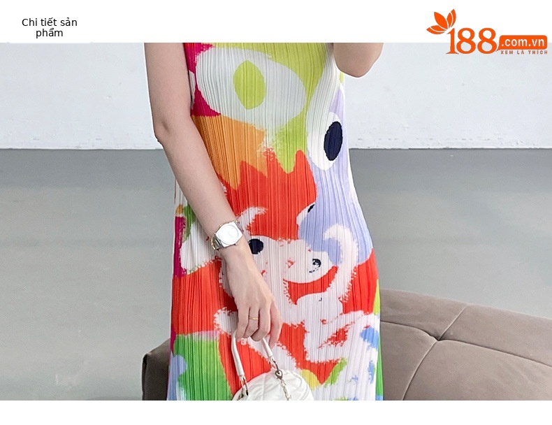 Đầm maxi xếp ly in hoa không tay cổ tròn phong cách Miyake đi biển nghỉ dưỡng — Màu đen chi tiết 3