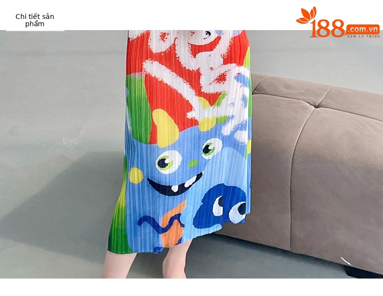 Đầm maxi xếp ly in hoa không tay cổ tròn phong cách Miyake đi biển nghỉ dưỡng — Màu đen chi tiết 4
