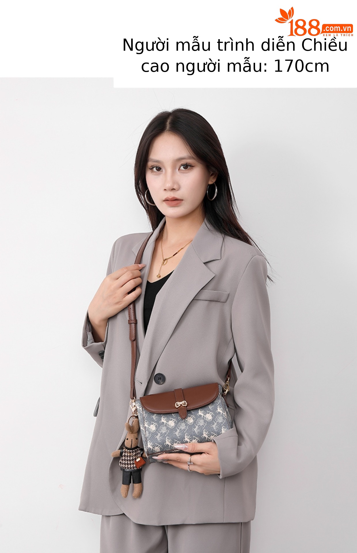 Túi đeo chéo nữ vải canvas nhỏ gọn phong cách cao cấp thu đông — Cà phê với màu xanh để tặng đồ trang trí thỏ chi tiết 9
