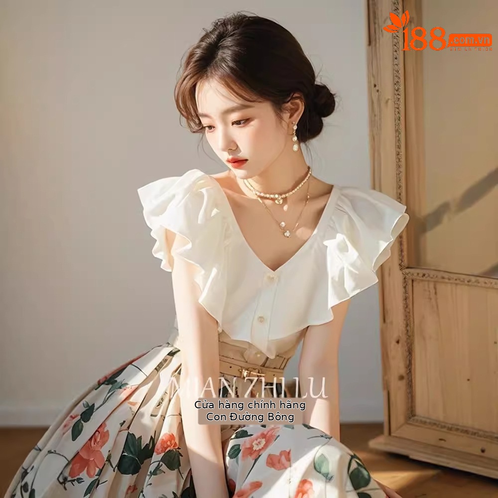 Bộ váy mùa hè nữ phong cách Hàn Quốc áo sơ mi kiểu Chanel kết hợp chân váy hoa — Áo, Hoa trắng