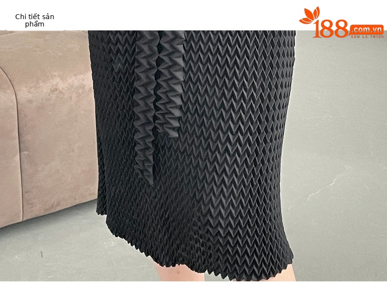 Đầm suông midi xếp ly không tay ôm eo phong cách Miyake — Màu đen chi tiết 4