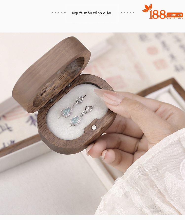 Khuyên tai nữ bạc 925 đính đá ngọc bích xanh dáng bầu dục phong cách hoang dã cao cấp — Một cặp chi tiết 3
