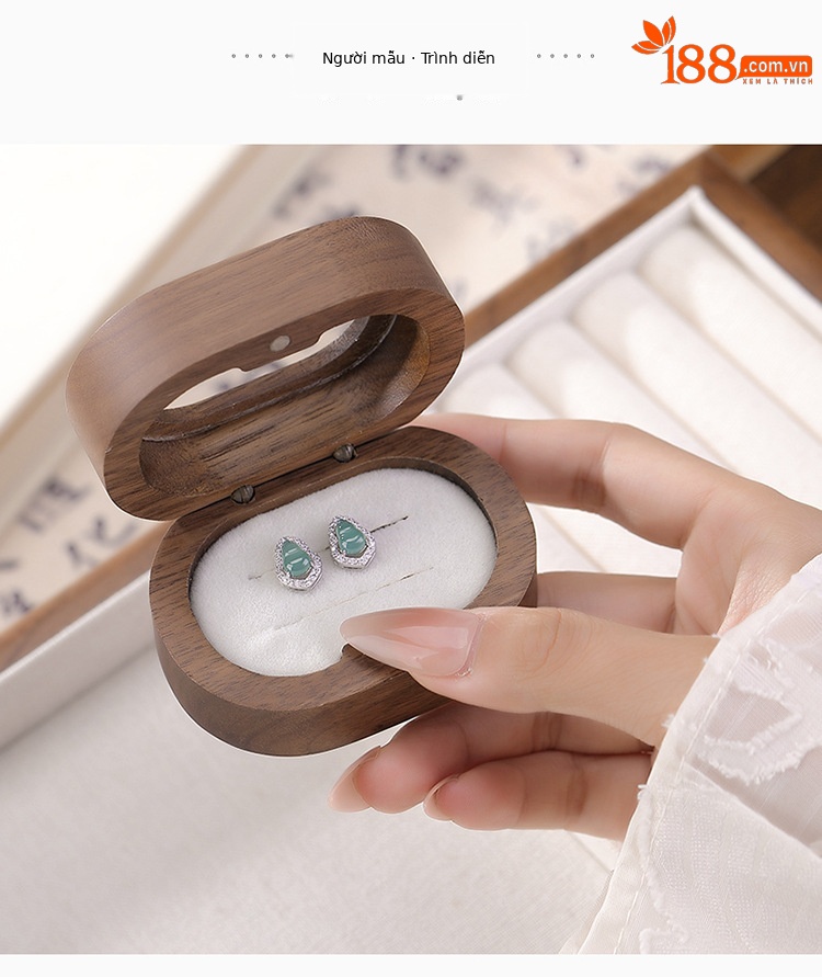 Khuyên tai bạc S925 hình hươu đính đá zircon xanh ngọc lục bảo phong cách cổ điển — Một cặp chi tiết 3