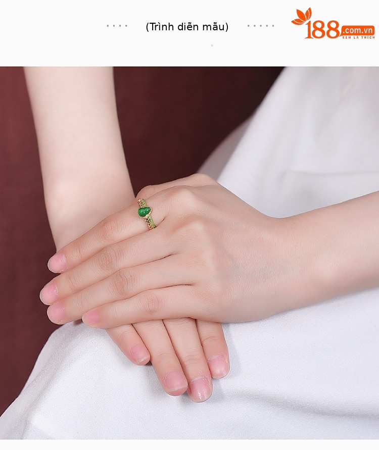 Nhẫn bạc S925 mạ vàng đính ngọc lục bảo hình đồng xu may mắn phong cách Trung Hoa — một mảnh chi tiết 4