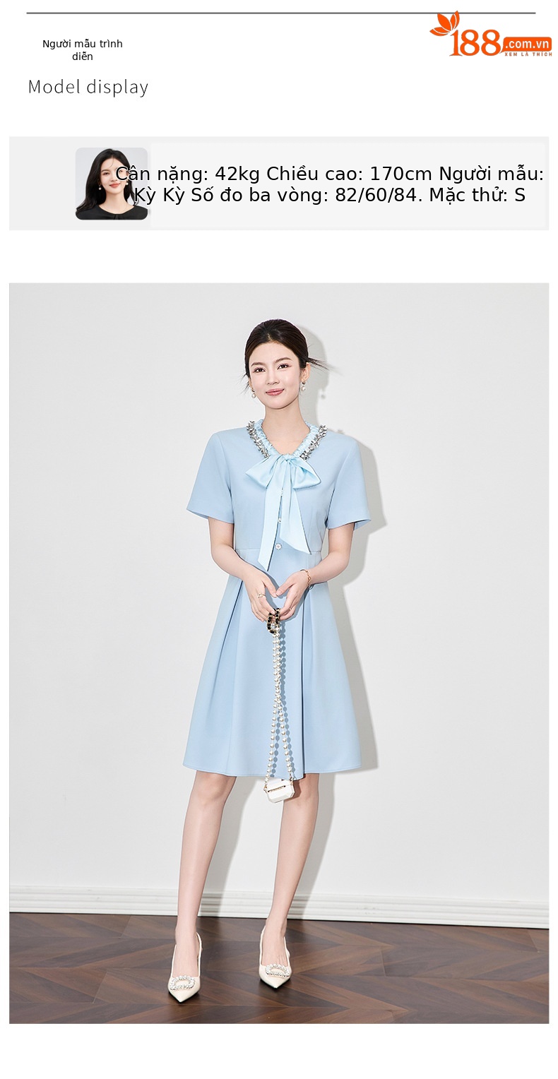 Đầm liền nữ cổ chữ V xếp ly tay lỡ, chất liệu sequin lấp lánh kiểu dáng quý bà — Màu xanh lam nhạt chi tiết 6