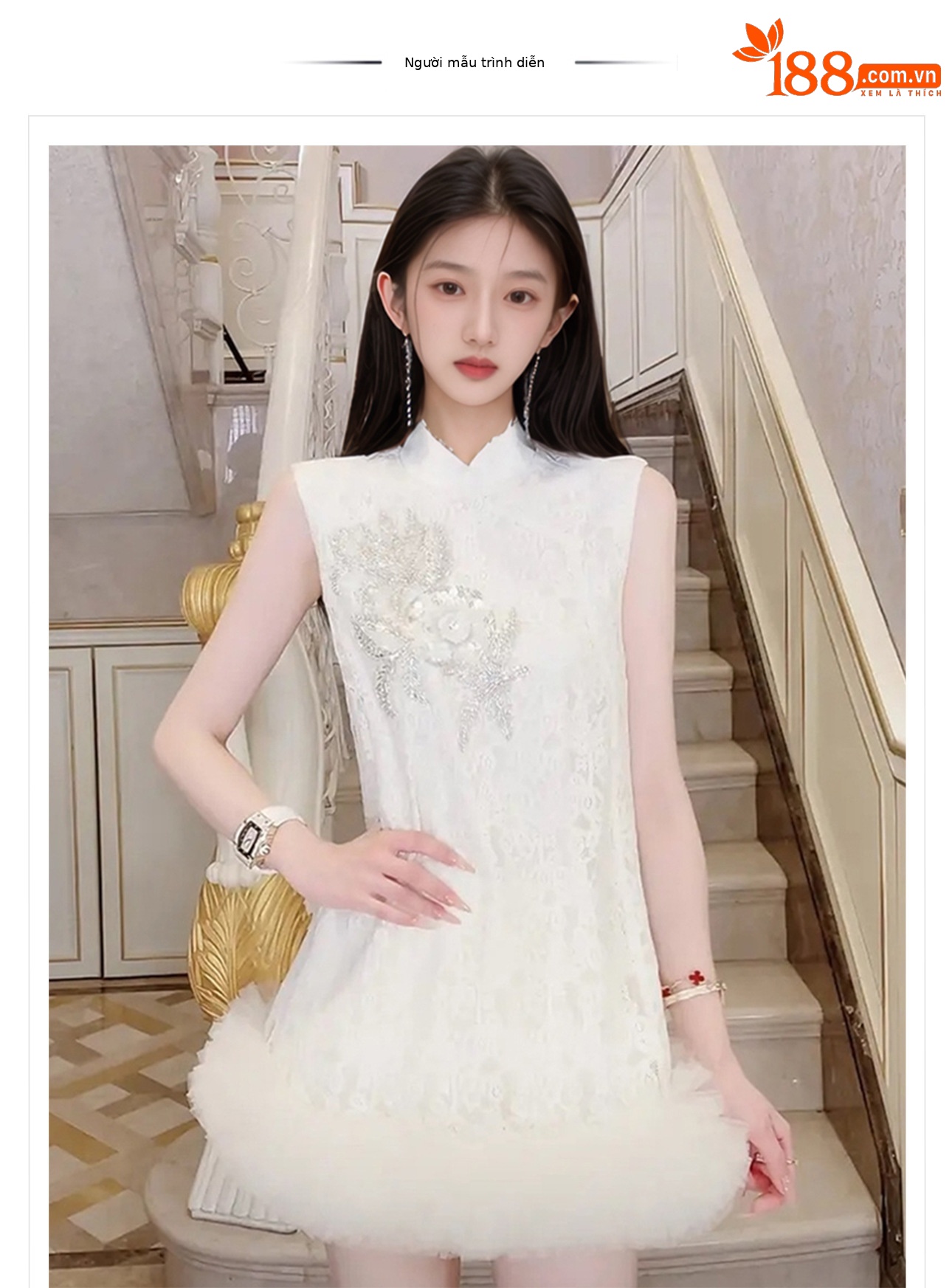 Váy ngắn cổ đứng thêu họa tiết dân tộc phong cách Trung Quốc mới, tà chắp vá — Màu trắng be chi tiết 1