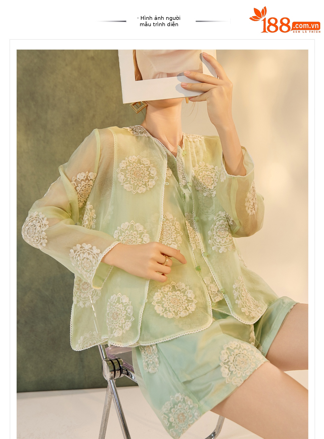 Bộ ba món áo khoác, áo vest và quần short lụa thêu sequin cao cấp kiểu Trung Quốc mới N3042 — Quần short xanh lục nhạt, Áo khoác xanh lục nhạt, Gi lê xanh lục nhạt chi tiết 1