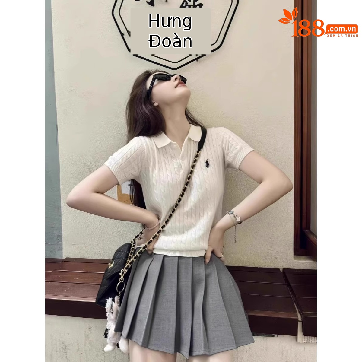 Áo thun polo nữ tay ngắn dệt kim xoắn thêu ngựa dáng ngắn — Màu trắng (tay áo ngắn cổ polo thêu ngựa)