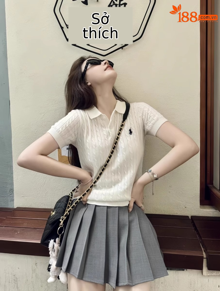 Áo thun polo nữ tay ngắn dệt kim xoắn thêu ngựa dáng ngắn — Màu trắng (tay áo ngắn cổ polo thêu ngựa) chi tiết 1