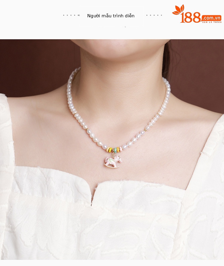 Vòng cổ ngọc trai nước ngọt tự nhiên bạc S925 men màu họa tiết ngựa gỗ — Một chiếc chi tiết 5