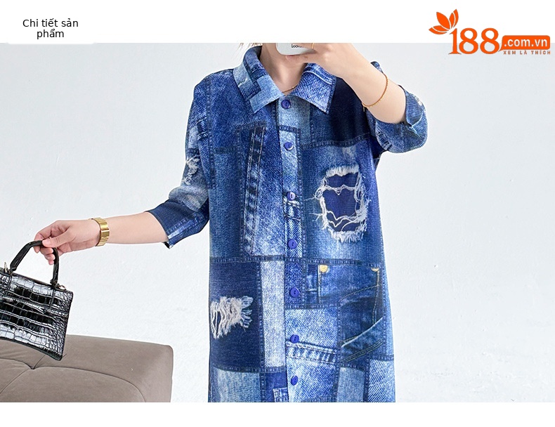 Váy liền thân denim in họa tiết, dáng suông cổ trụ, dài trung bình — Màu xanh lam chi tiết 3
