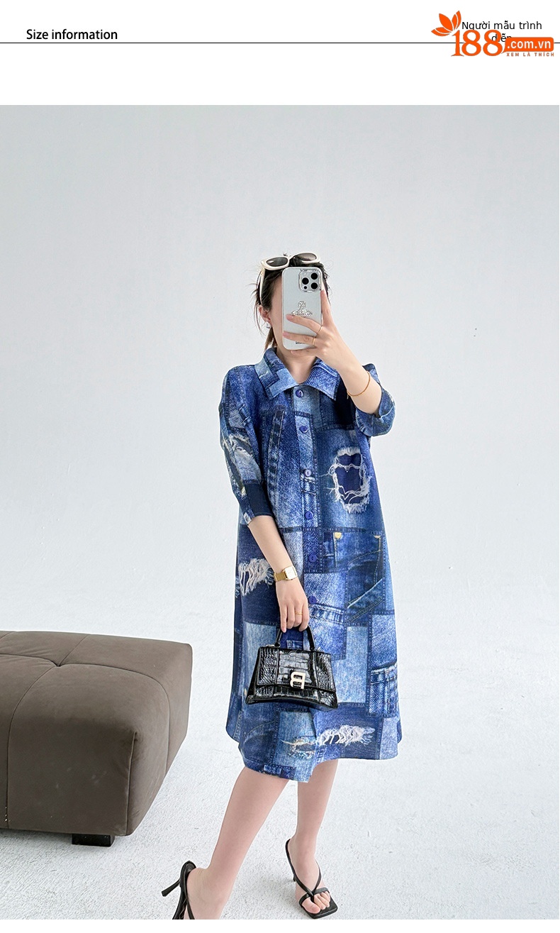 Váy liền thân denim in họa tiết, dáng suông cổ trụ, dài trung bình — Màu xanh lam chi tiết 5