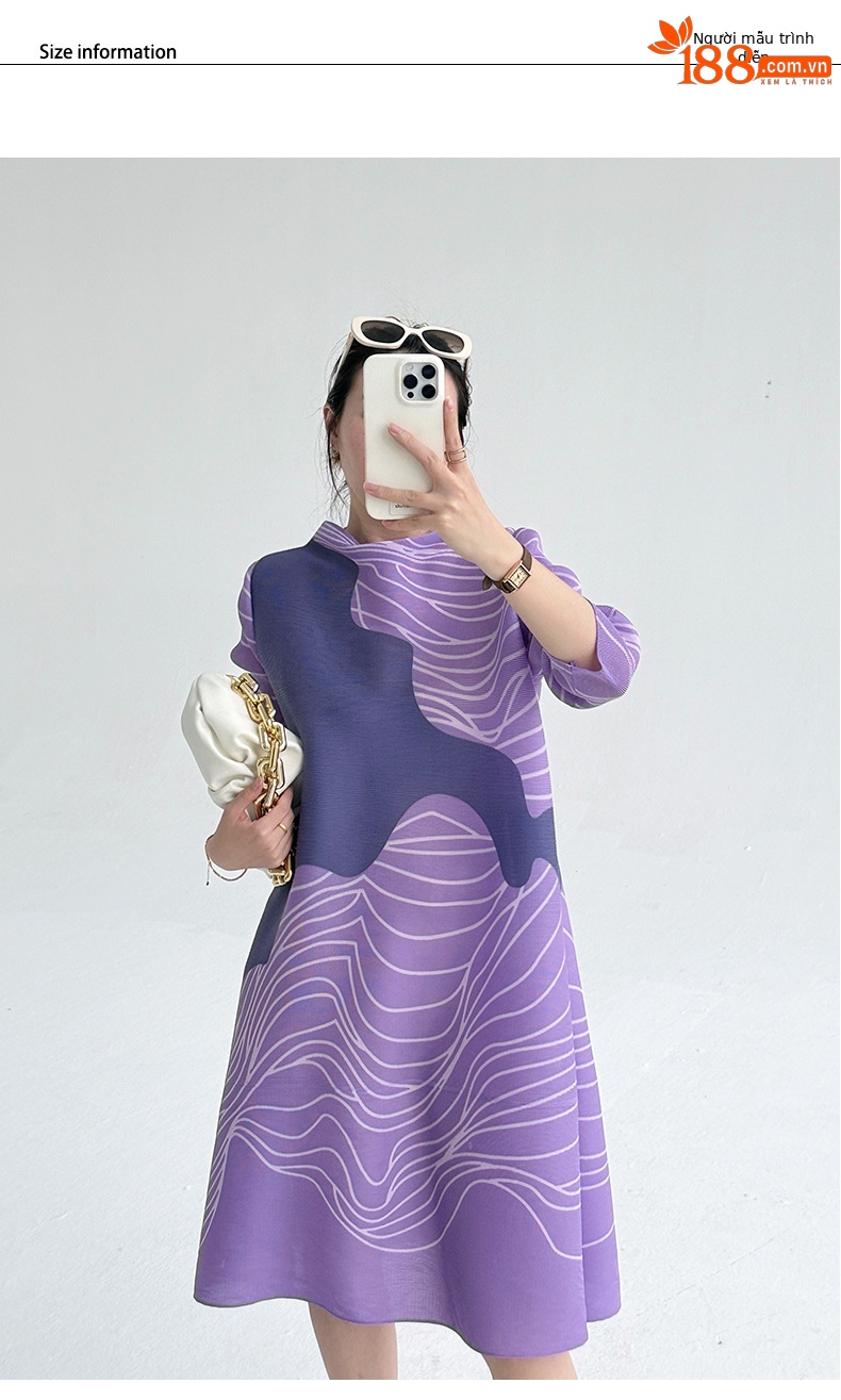 Váy liền maxi nữ in họa tiết kẻ sọc xếp ly tôn dáng — Màu tím chi tiết 5