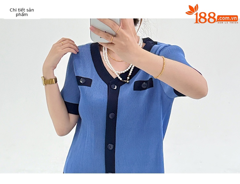 Áo phông ngắn tay cổ chữ V phong cách Chanel, thiết kế màu tương phản kiểu ngắn — Màu đen chi tiết 3