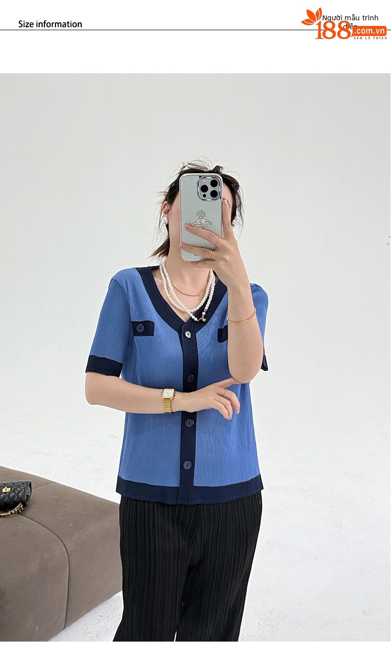 Áo phông ngắn tay cổ chữ V phong cách Chanel, thiết kế màu tương phản kiểu ngắn — Màu đen chi tiết 5