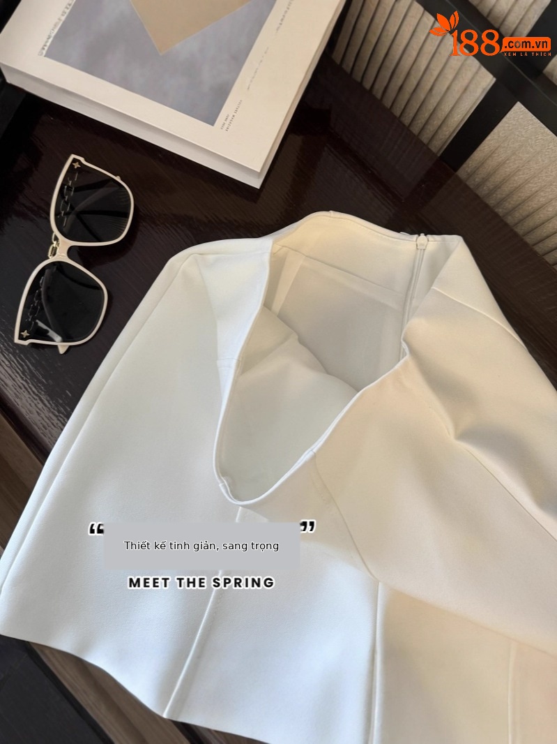 Quần short âu phục nữ cạp cao ống đứng dáng chữ A tối giản — Màu đen