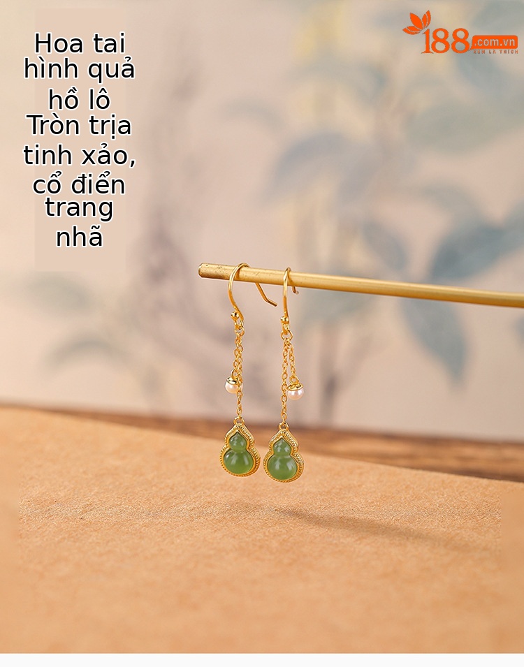 Bông tai bạc S925 mạ vàng đính ngọc bích Hetian và ngọc trai phong cách chinoiserie dáng dài — một cặp chi tiết 2